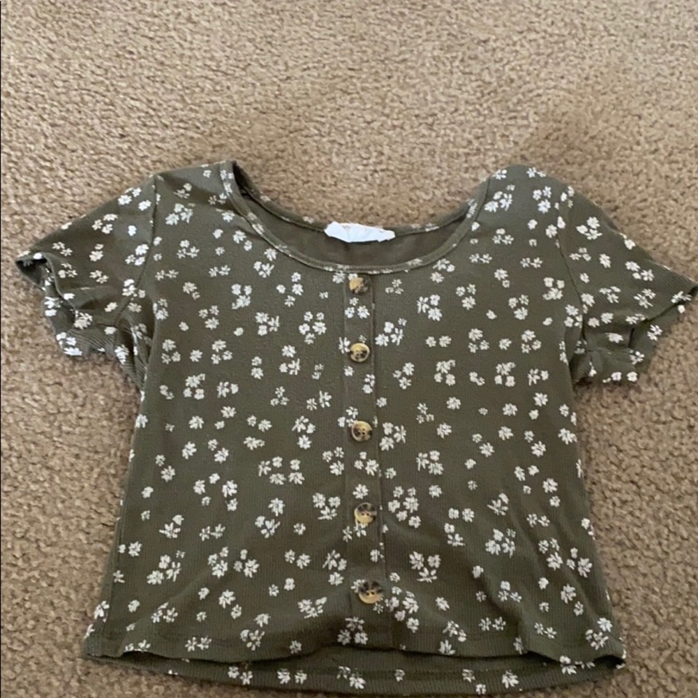 Cute Floral Fo-Button Baby Tee